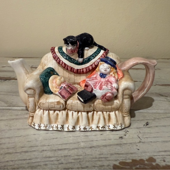 Tea Time Hand Glazed & Painted Porcelain Mini Tea Pot - Picture 1 of 8